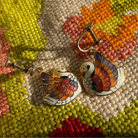 Vintage Cloisonne Enamel Swan Screw Back Earrings - Picture 2 of 3